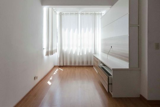 Sala de apartamento à venda com 3 quartos, 60m² em Jardim das Laranjeiras, São Paulo