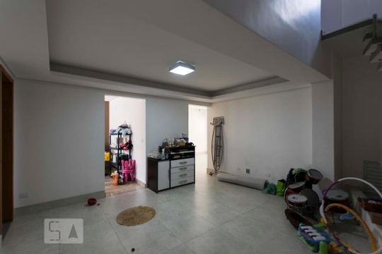1o. Andar - Sala de apartamento à venda com 3 quartos, 230m² em Vila Monumento, São Paulo