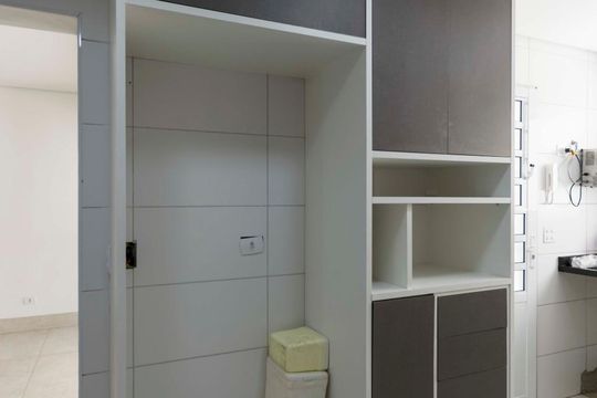 1o. Andar - Cozinha (Armários) de apartamento à venda com 3 quartos, 230m² em Vila Monumento, São Paulo