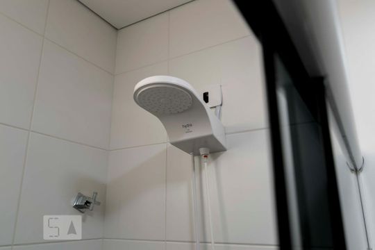 1o. Andar - Banheiro social (Chuveiro) de apartamento à venda com 3 quartos, 230m² em Vila Monumento, São Paulo