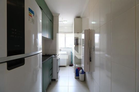 Cozinha de apartamento à venda com 2 quartos, 54m² em Vila Guiomar, Santo André