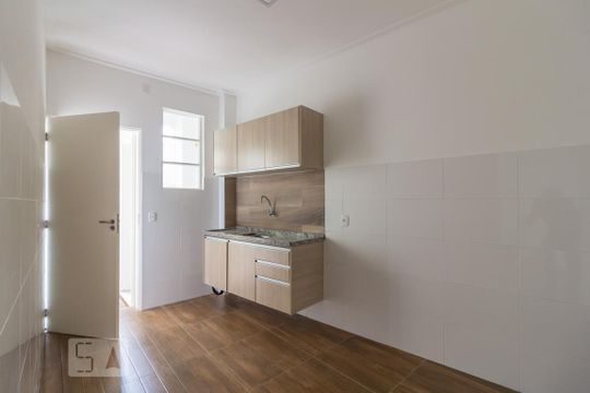 Cozinha de apartamento para alugar com 1 quarto, 50m² em República, São Paulo