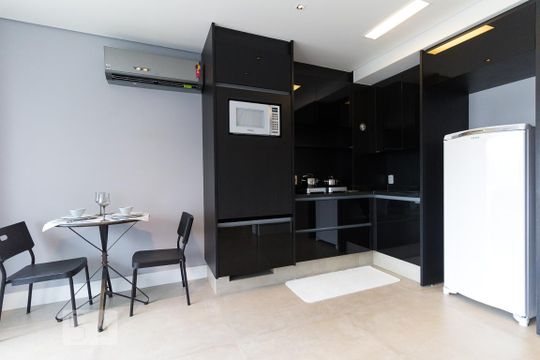 Stúdio de kitnet/studio para alugar com 1 quarto, 70m² em Santo Amaro, São Paulo