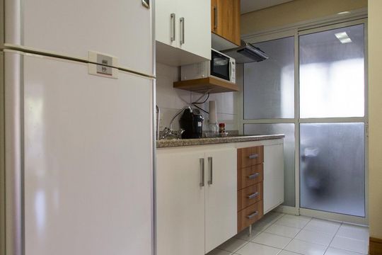 Cozinha de apartamento para alugar com 2 quartos, 77m² em Cerqueira César, São Paulo