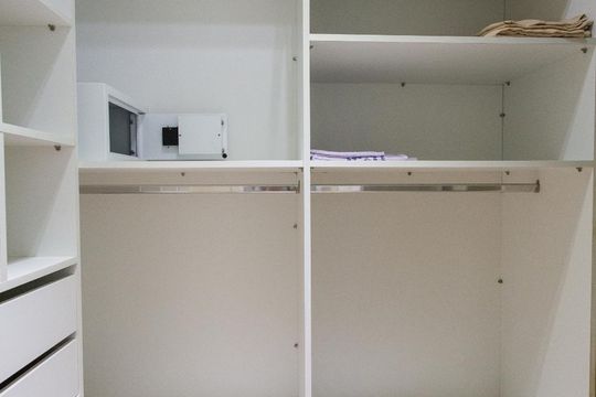 Closet de apartamento para alugar com 2 quartos, 77m² em Cerqueira César, São Paulo