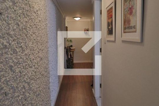 Corredor de apartamento para alugar com 3 quartos, 126m² em Pinheiros, São Paulo