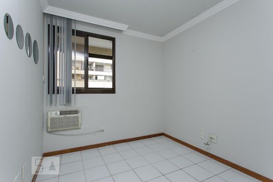 SUÍTE de apartamento à venda com 3 quartos, 80m² em Barra da Tijuca, Rio de Janeiro