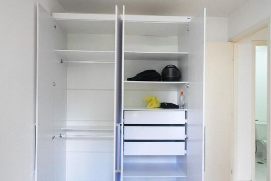 armário do quarto 2 de apartamento para alugar com 2 quartos, 48m² em Parque Reboucas, São Paulo