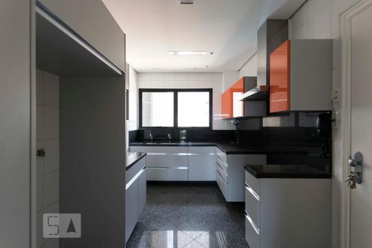 Cozinha de apartamento à venda com 4 quartos, 200m² em Jardim Vila Mariana, São Paulo