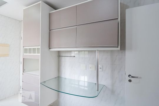 Cozinha de apartamento para alugar com 3 quartos, 118m² em Saúde, São Paulo