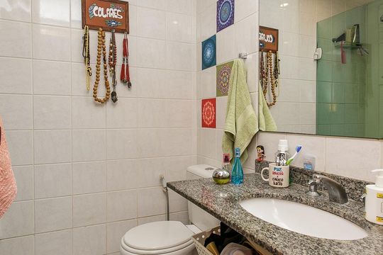 BANHEIRO de apartamento à venda com 1 quarto, 60m² em Barra da Tijuca, Rio de Janeiro