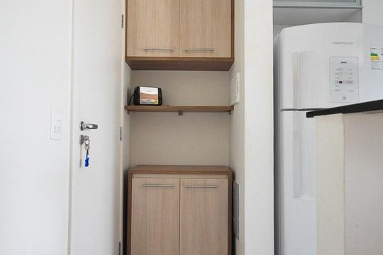 hall de entrada de apartamento para alugar com 2 quartos, 48m² em Parque Reboucas, São Paulo