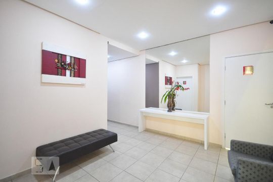 hall social de apartamento para alugar com 2 quartos, 48m² em Parque Reboucas, São Paulo