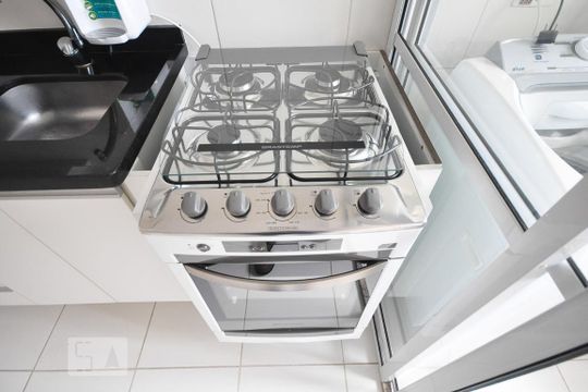 detalhe da cozinha de apartamento para alugar com 2 quartos, 48m² em Parque Reboucas, São Paulo