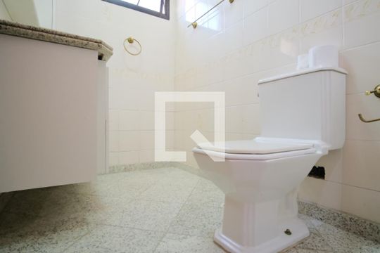 Banheiro Social de apartamento para alugar com 3 quartos, 93m² em Vila Azevedo, São Paulo