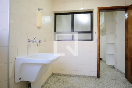 Área de Serviço de apartamento para alugar com 3 quartos, 93m² em Vila Azevedo, São Paulo