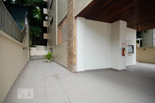 Playground de apartamento para alugar com 2 quartos, 99m² em Lagoa, Rio de Janeiro