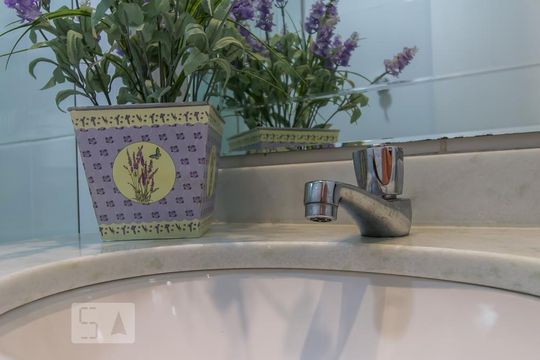 banheiro de apartamento à venda com 2 quartos, 65m² em Água Branca, São Paulo