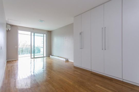 SUÍTE de apartamento à venda com 4 quartos, 280m² em Barra da Tijuca, Rio de Janeiro