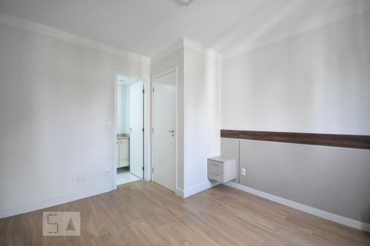 suíte  de apartamento à venda com 3 quartos, 67m² em Vila Andrade, São Paulo