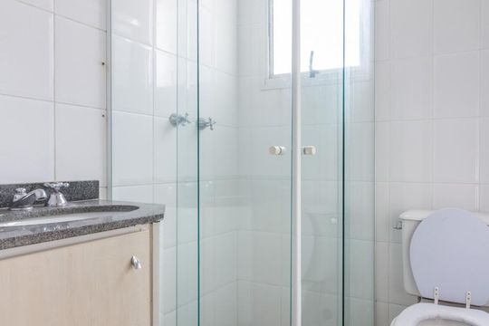 Banheiro do Quarto 2 (suite) de apartamento para alugar com 2 quartos, 57m² em Vila Buarque, São Paulo
