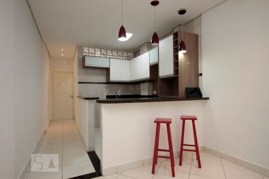 Cozinha de apartamento para alugar com 1 quarto, 49m² em Consolação, São Paulo