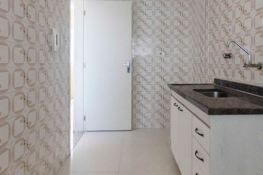 Cozinha de apartamento para alugar com 2 quartos, 60m² em Santa Teresinha, São Paulo
