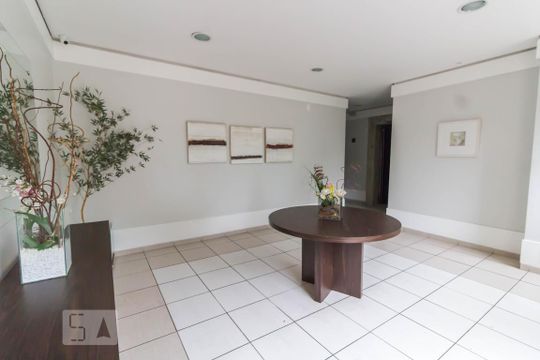 Hall de entrada de apartamento à venda com 2 quartos, 56m² em Vila Rosália, Guarulhos