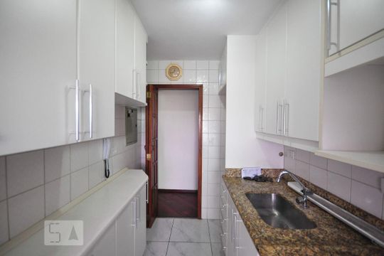 Cozinha de apartamento para alugar com 3 quartos, 92m² em Vila Andrade, São Paulo