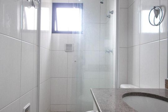 Banheiro suíte de apartamento para alugar com 3 quartos, 92m² em Vila Andrade, São Paulo