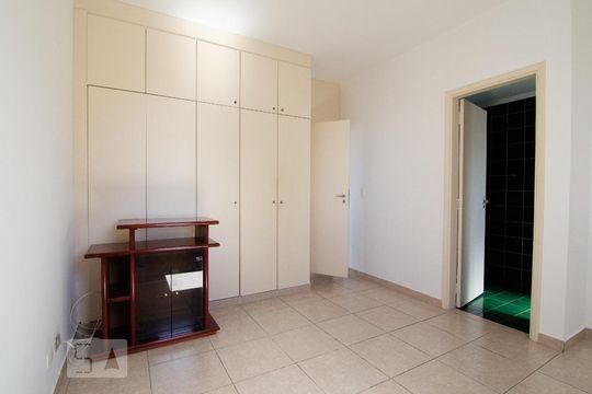 Quarto de apartamento para alugar com 1 quarto, 58m² em Centro, Campinas