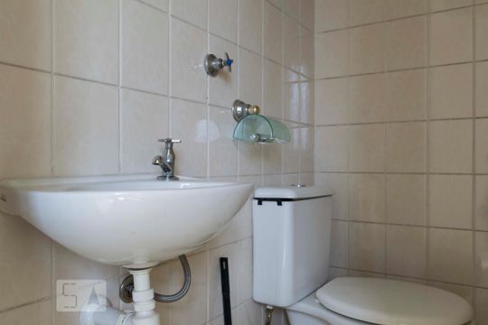 Banheiro de serviço (Torneira) de apartamento para alugar com 3 quartos, 97m² em Centro, São Bernardo do Campo