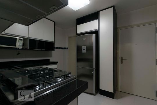 Cozinha de apartamento à venda com 2 quartos, 104m² em Centro, São Paulo