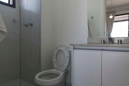 Banheiro de kitnet/studio para alugar com 1 quarto, 37m² em Saúde, São Paulo