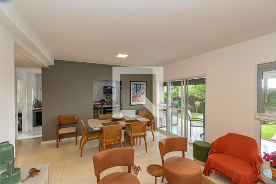 Sala de Estar/Jantar  de casa para alugar com 2 quartos, 172m² em Jardim das Paineiras, Campinas