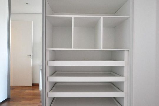 Armário da suíte 2 de apartamento para alugar com 4 quartos, 210m² em Vila Andrade, São Paulo