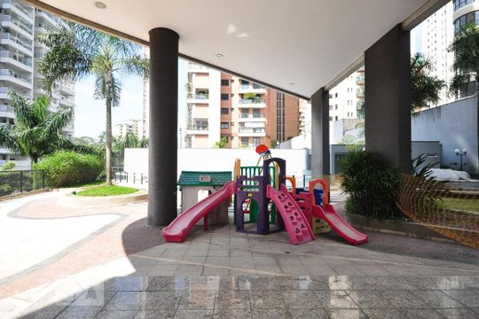 Playground de apartamento para alugar com 4 quartos, 210m² em Vila Andrade, São Paulo