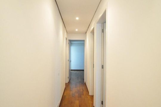 Corredor de apartamento para alugar com 4 quartos, 210m² em Vila Andrade, São Paulo
