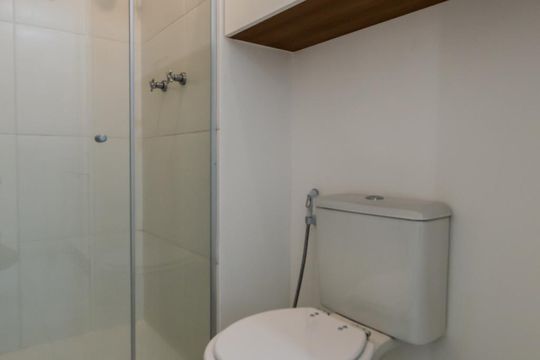 Banheiro de kitnet/studio à venda com 1 quarto, 43m² em Melville Empresarial Ii, Barueri