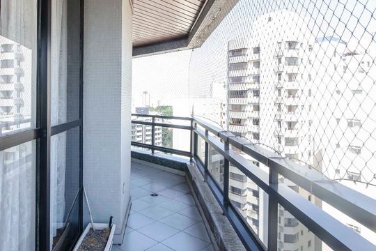 Sacada de apartamento para alugar com 4 quartos, 262m² em Santa Teresinha, São Paulo