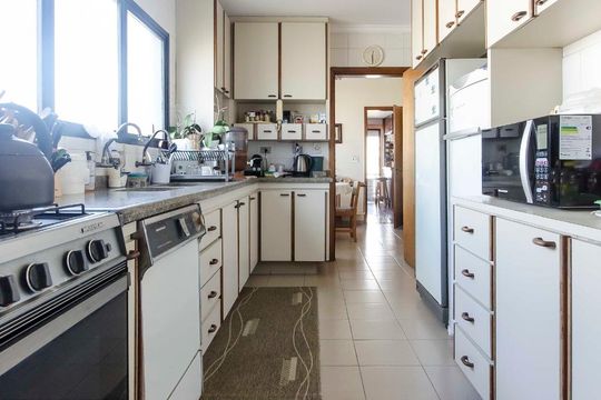 Cozinha de apartamento para alugar com 4 quartos, 262m² em Santa Teresinha, São Paulo