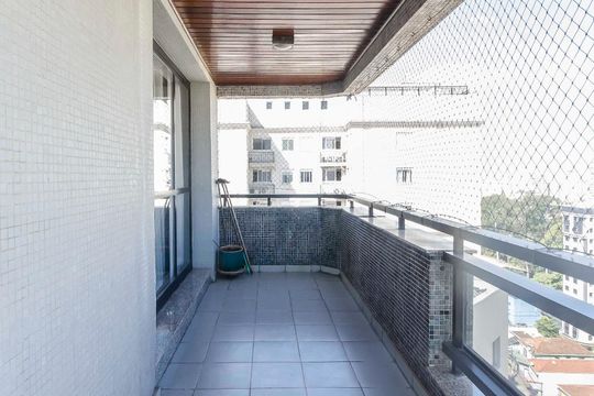 Sacada de apartamento à venda com 4 quartos, 262m² em Santa Teresinha, São Paulo