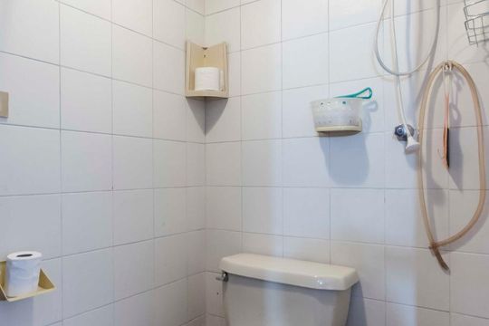 Banheiro de serviço de apartamento para alugar com 4 quartos, 262m² em Santa Teresinha, São Paulo