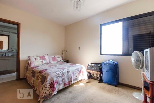 Suíte 1 de apartamento para alugar com 4 quartos, 262m² em Santa Teresinha, São Paulo