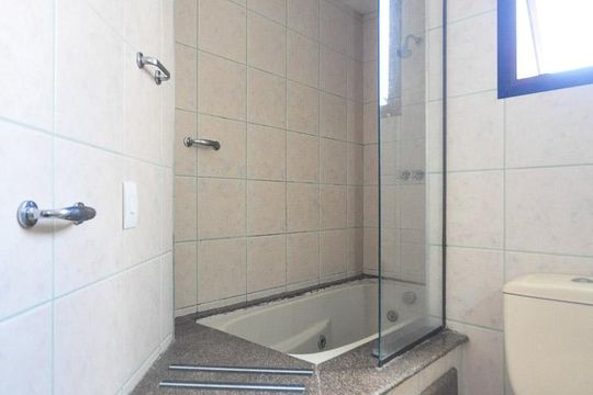 Banheiro de apartamento à venda com 1 quarto, 47m² em Jardim Ampliação, São Paulo
