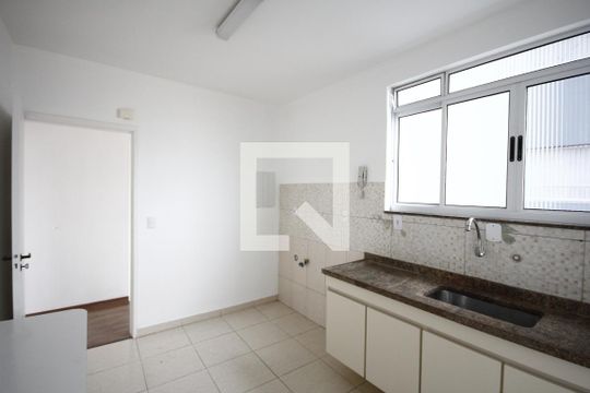 Cozinha de apartamento à venda com 2 quartos, 74m² em Vila Deodoro, São Paulo