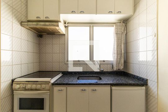 Cozinha de apartamento para alugar com 1 quarto, 27m² em Campos Elíseos, São Paulo