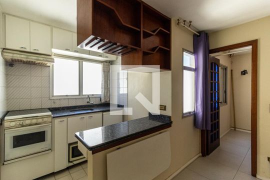 Cozinha de apartamento para alugar com 1 quarto, 27m² em Campos Elíseos, São Paulo