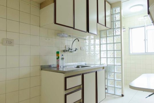 Cozinha de apartamento à venda com 2 quartos, 50m² em Santa Teresinha, São Paulo