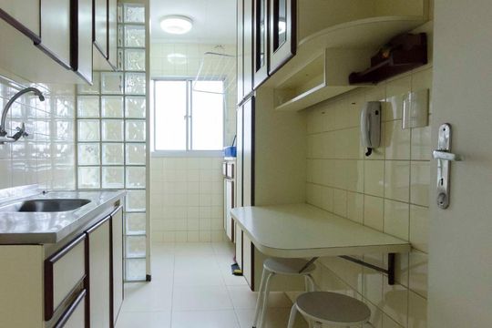Cozinha de apartamento à venda com 2 quartos, 50m² em Santa Teresinha, São Paulo